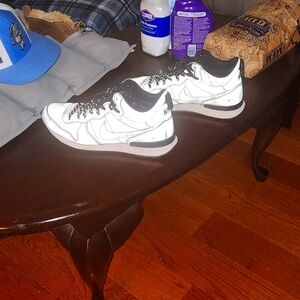 nike internationalis mid reflective black 682843-001